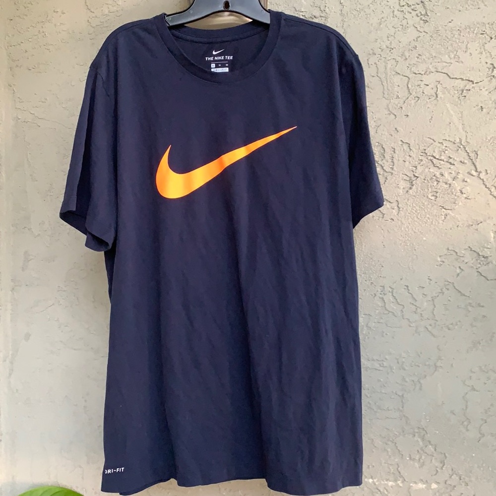 🦋🦋 3/$25 The Nike Tee Dri-fit
